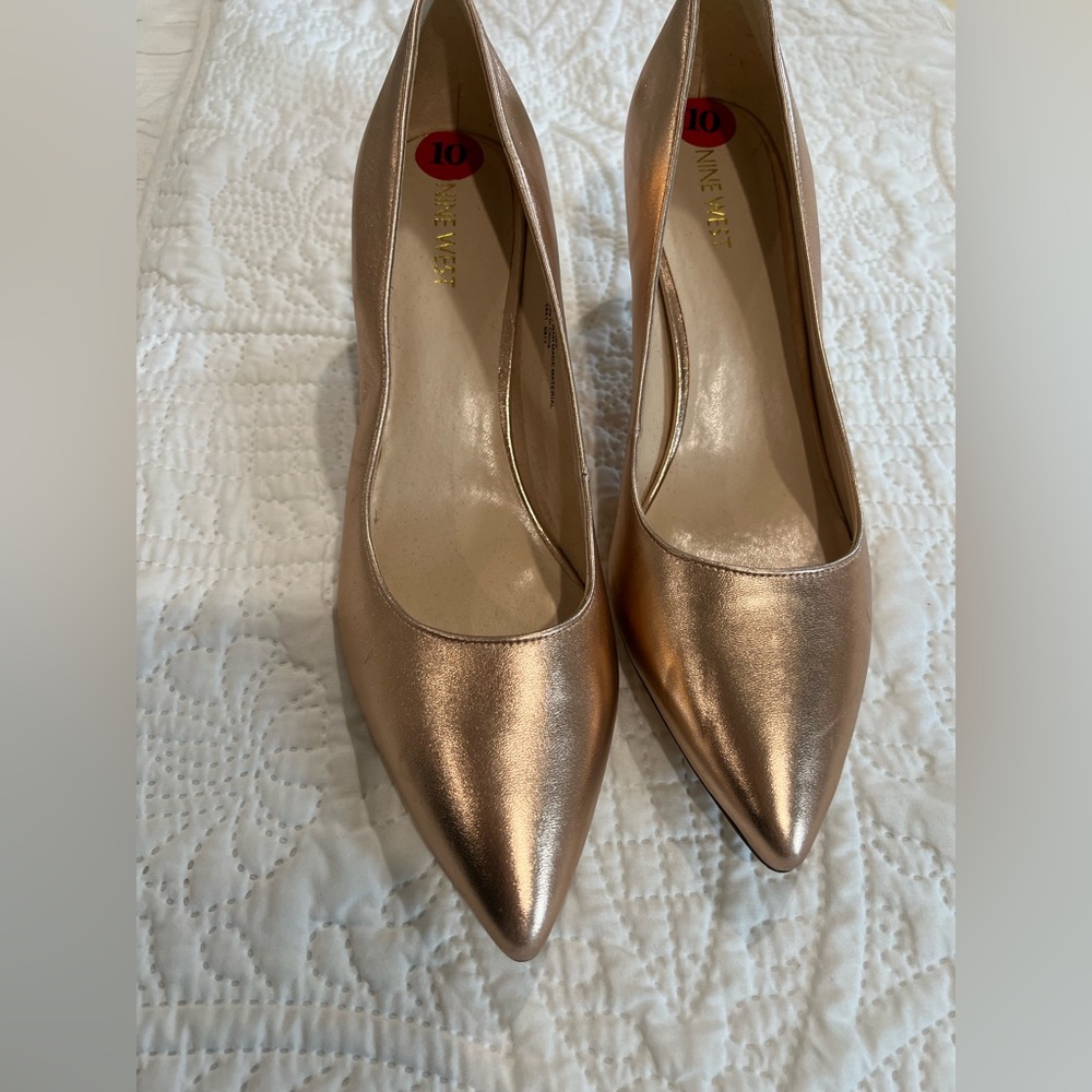 Rose Gold Nine West Size 10 Pumps
